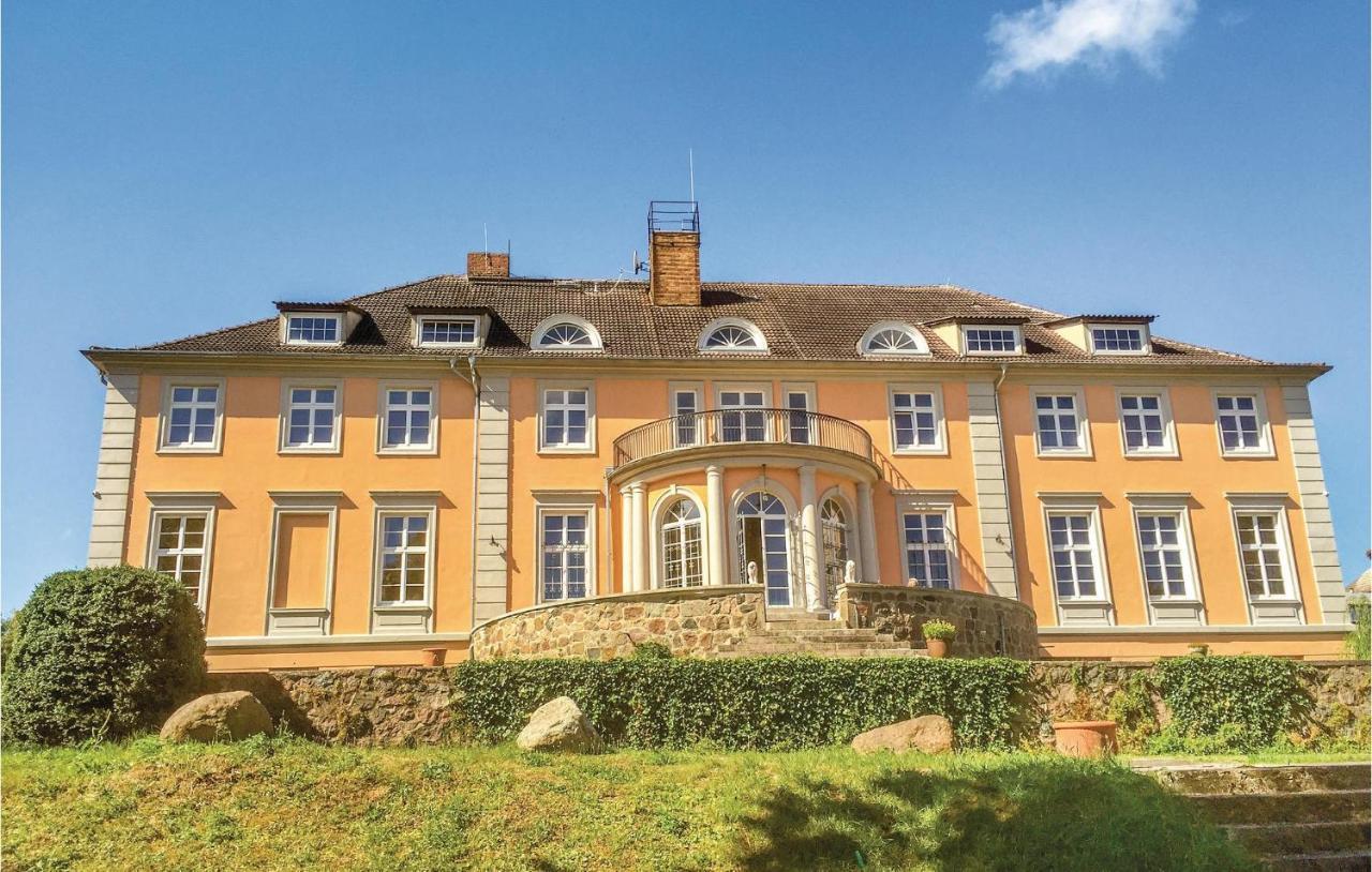 Herrenhaus Luebbenow Екстер'єр фото